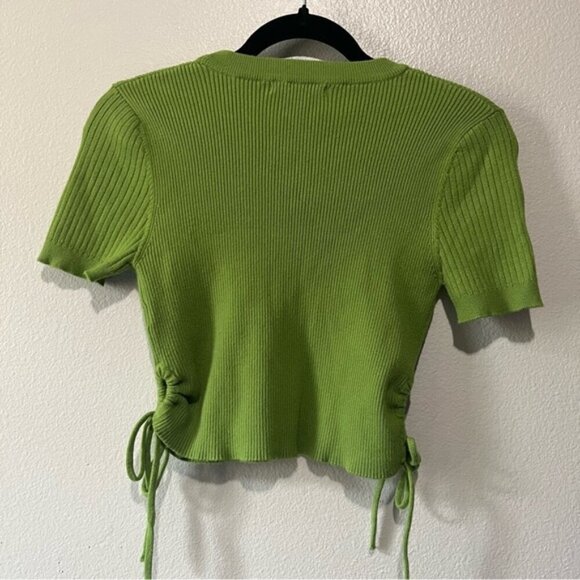 FOREVER 21- NEW Ribbed Short Sleeve Crop Top with Ties on Sides Size L - Picture 2 of 5